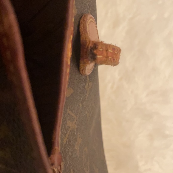 Louis Vuitton MM Neverfull - Picture 15 of 15